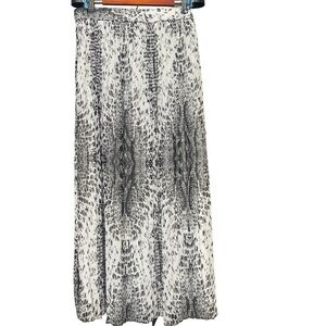 New York & Company Women’s M Leopard Animal Print Maxi Pleated Skirt Black White